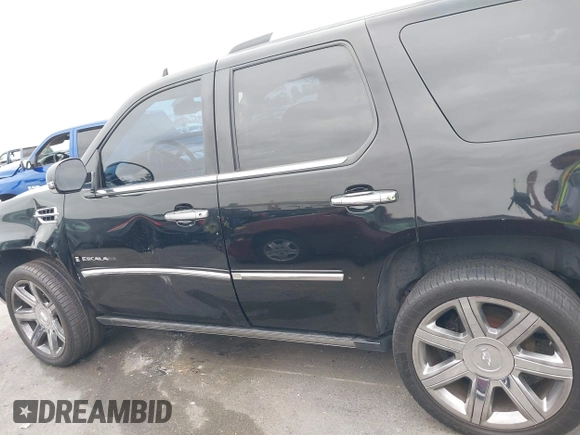 2008 Cadillac Escalade z VIN 1GYFK63848R223426, wystawiony jako IAAI lot #41981521 z przebiegiem 136 773 mil mil oraz . Historia ofert i sprzedaży dostępna na DreamBid. Obrazek 14.