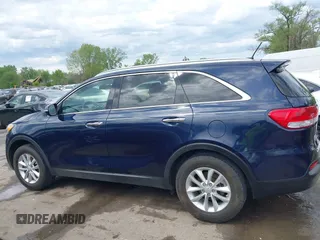 2017 Kia Sorento LX z VIN 5XYPG4A3XHG287217, wystawiony jako IAAI lot #42067077 z przebiegiem 112 324 mil mil oraz . Historia ofert i sprzedaży dostępna na DreamBid. Obrazek 15.