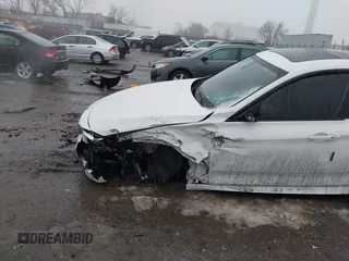 2017 BMW 3 Series z VIN WBA8Y3C32HG451028, wystawiony jako IAAI lot #41552648 z przebiegiem Nie podano mil oraz . Historia ofert i sprzedaży dostępna na DreamBid. Obrazek 6.