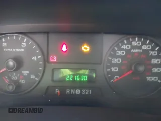2006 Ford F-250 XL z VIN 1FTSX21P66ED70750, wystawiony jako IAAI lot #42532825 z przebiegiem 221 630 mil mil oraz . Historia ofert i sprzedaży dostępna na DreamBid. Obrazek 7.