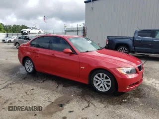 2007 BMW 3 Series 328i z VIN WBAVA33517KX80212, wystawiony jako Copart lot #55639855 z przebiegiem 246 801 mil mil oraz Szkoda całkowita • Salvage title. Historia ofert i sprzedaży dostępna na DreamBid. Obrazek 4.