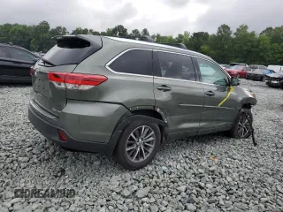 2018 Toyota Highlander SE with VIN 5TDJZRFH8JS888491, listed as a Copart auction lot 61197555 with Not provided miles and Salvage title. Bid and sale history available at DreamBid. Image 3.