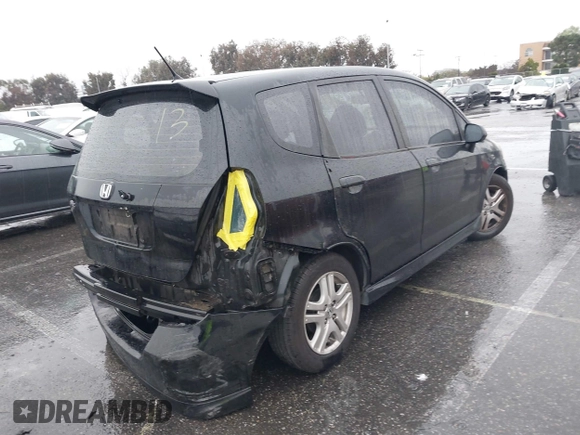 2007 Honda Fit Sport with VIN JHMGD38637S040129, listed as a IAAI auction lot 41579352 with 230,962 mi miles. Bid and sale history available at carsss.com. Image 4.