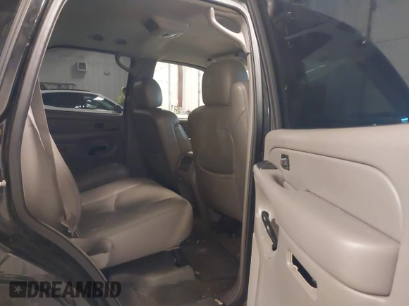 2004 Chevrolet Tahoe LS with VIN 1GNEK13T24R242907, listed as a IAAI auction lot 41496795 with 261,402 mi miles. Bid and sale history available at carsss.com. Image 8.
