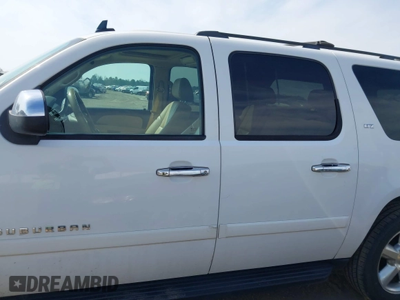 2008 Chevrolet Suburban LTZ with VIN 1GNFK16348R151711, listed as a IAAI auction lot 41793616 with 198,676 mi miles. Bid and sale history available at carsss.com. Image 14.