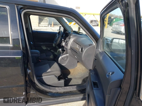2017 Jeep Patriot Sport with VIN 1C4NJPBA7HD118388, listed as a IAAI auction lot 41538977 with 81,920 mi miles. Bid and sale history available at carsss.com. Image 5.