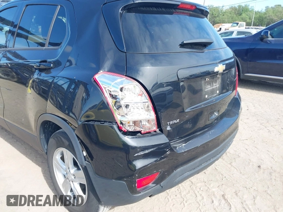2020 Chevrolet Trax LS with VIN KL7CJKSB7LB086840, listed as a IAAI auction lot 41911240 with 36,894 mi miles. Bid and sale history available at carsss.com. Image 6.