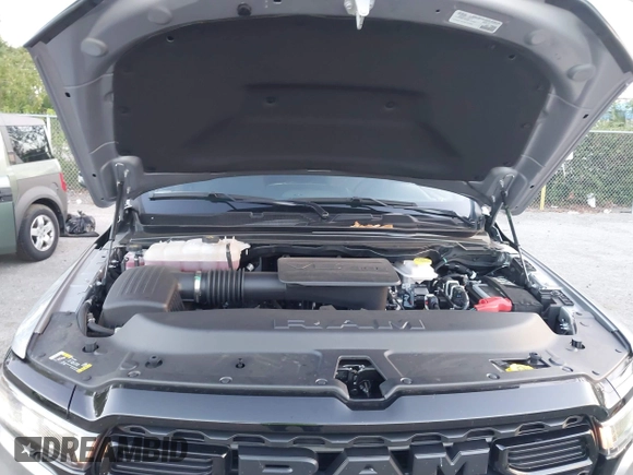 2025 Ram 1500 Big Horn with VIN 1C6RREFG9SN527515, listed as a IAAI auction lot 41952115 with 8,009 mi miles and . Bid and sale history available at DreamBid. Image 10.
