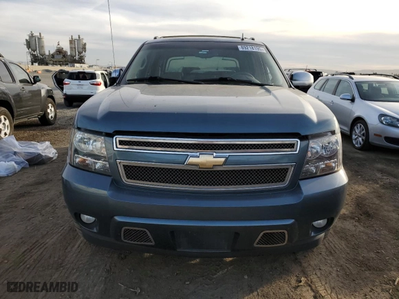 2011 Chevrolet Avalanche LT with VIN 3GNMCFE05BG396839, listed as a Copart auction lot 89218195 with 217,791 mi miles and Salvage Title. Bid and sale history available at carsss.com. Image 5.
