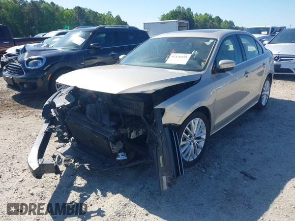 2013 Volkswagen Jetta TDI w/Premium/Nav with VIN 3VWLL7AJXDM233999, listed as a IAAI auction lot 42126691 with 151,658 mi miles and . Bid and sale history available at DreamBid. Image 18.