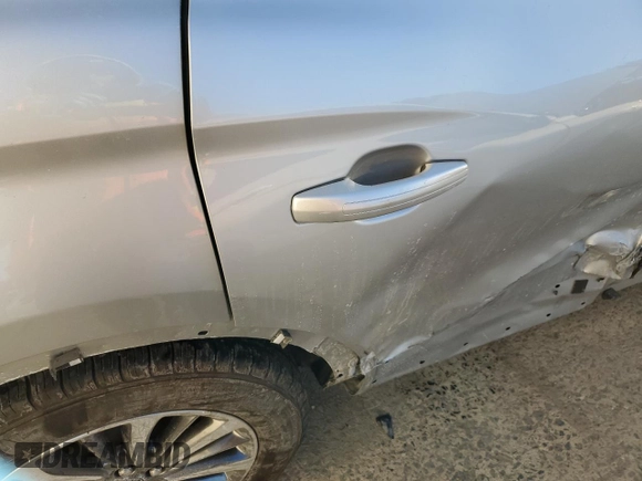 2019 Lincoln Nautilus Select with VIN 2LMPJ8K93KBL61617, listed as a Copart auction lot 43217235 with Not provided miles and Salvage title. Bid and sale history available at DreamBid. Image 10.