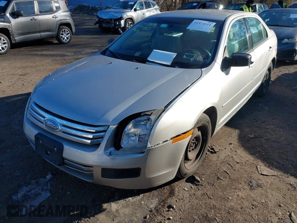 2008 Ford Fusion S with VIN 3FAHP06ZX8R181470, listed as a IAAI auction lot 41573211 with 249,337 mi miles. Bid and sale history available at carsss.com. Image 6.