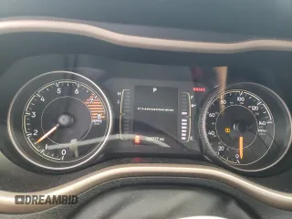 2017 Jeep Cherokee Latitude z VIN 1C4PJMCS5HD226281, wystawiony jako Copart lot #60080625 z przebiegiem 106 777 mil mil oraz Szkoda całkowita • Salvage title. Historia ofert i sprzedaży dostępna na DreamBid. Obrazek 9.