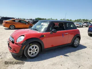 2013 MINI Hardtop z VIN WMWSU3C54DT677348, wystawiony jako Copart lot #52651425 z przebiegiem 77 570 mil mil oraz Szkoda całkowita • Salvage title. Historia ofert i sprzedaży dostępna na DreamBid. Obrazek 1.