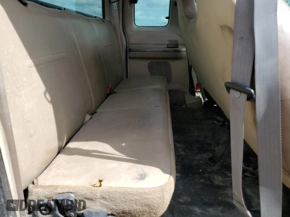 2004 Ford F-250 XL with VIN 1FTNX21L14EC66450, listed as a Copart auction lot 45310104 with 122,837 mi miles and Non repairable. Bid and sale history available at DreamBid. Image 10.