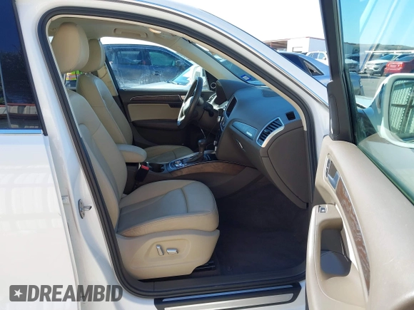 2017 Audi Q5 Premium Plus z VIN WA1L2AFPXHA092428, wystawiony jako IAAI lot #42051519 z przebiegiem 99 149 mil mil oraz . Historia ofert i sprzedaży dostępna na DreamBid. Obrazek 5.