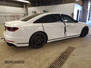 2022 Audi S8 z VIN WAULSBF83NN008651, wystawiony jako Copart lot #75903254 z przebiegiem 32 405 mil mil oraz Szkoda całkowita • Salvage title. Historia ofert i sprzedaży dostępna na DreamBid. Obrazek 3.