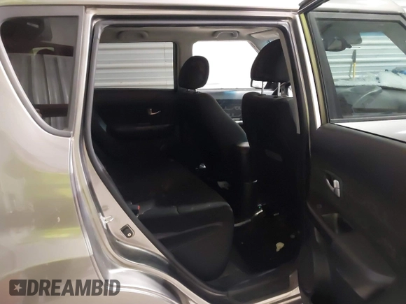2013 Kia Soul + z VIN KNDJT2A69D7625620, wystawiony jako IAAI lot #41370053 z przebiegiem 70 662 mil mil oraz . Historia ofert i sprzedaży dostępna na DreamBid. Obrazek 8.