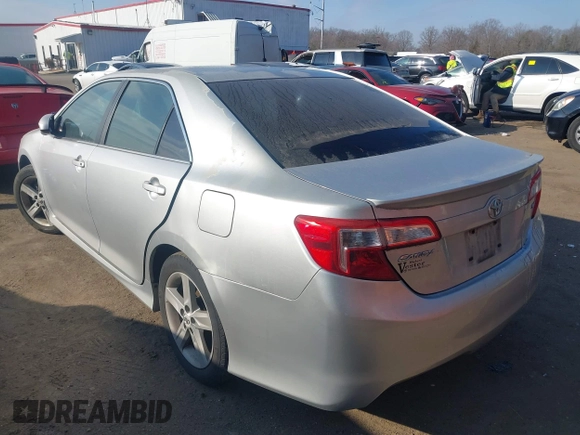 2012 Toyota Camry L with VIN 4T1BF1FK8CU075740, listed as a IAAI auction lot 41412392 with 330,907 mi miles. Bid and sale history available at carsss.com. Image 3.