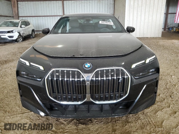 2024 BMW i7 eDrive50 z VIN WBY43EJ08RCS36524, wystawiony jako Copart lot #68248234 z przebiegiem 46 mil mil oraz Szkoda całkowita • Salvage title. Historia ofert i sprzedaży dostępna na DreamBid. Obrazek 5.