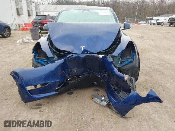 2025 Tesla Model Y Long Range with VIN 7SAYGDED9SF248370, listed as a IAAI auction lot 41336869 with 2,499 mi miles and . Bid and sale history available at DreamBid. Image 13.