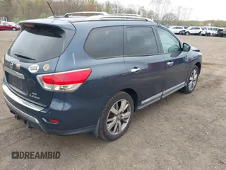 2014 Nissan Pathfinder SL with VIN 5N1AR2MM5EC703470, listed as a IAAI auction lot 42075929 with 124,920 mi miles. Bid and sale history available at carsss.com. Image 4.
