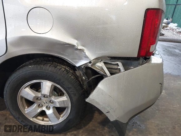 2011 Honda Pilot EX-L with VIN 5FNYF4H56BB057039, listed as a IAAI auction lot 41946647 with 187,783 mi miles. Bid and sale history available at carsss.com. Image 6.