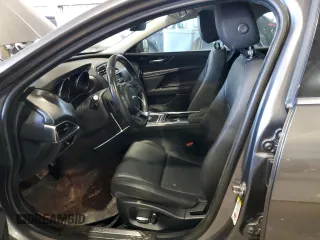 2019 Jaguar XE 25t Premium with VIN SAJAD4FX3KCP51634, listed as a Copart auction lot 85771074 with 87,919 mi miles and Clean Title. Bid and sale history available at carsss.com. Image 7.