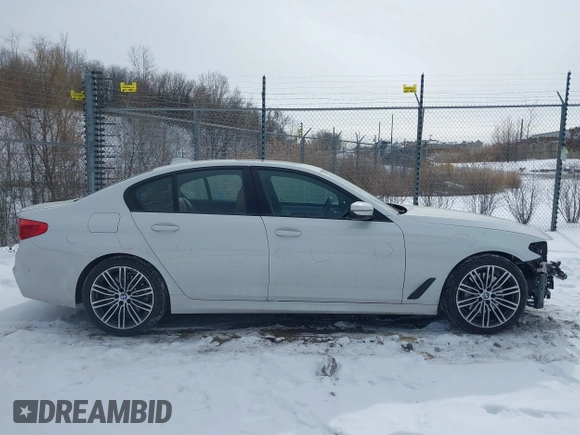 2019 BMW 5 Series 530i xDrive with VIN WBAJA7C50KWC77684, listed as a IAAI auction lot 41629289 with 31,194 mi miles. Bid and sale history available at carsss.com. Image 13.