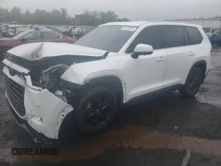 2024 Toyota Highlander XLE with VIN 5TDAAAB56RS056857, listed as a Copart auction lot 55140015 with 11,832 mi miles and Salvage title. Bid and sale history available at DreamBid. Image 1.