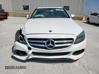 2018 Mercedes-Benz C 300 z VIN 55SWF4JB0JU274493, wystawiony jako Copart lot #53468055 z przebiegiem Nie podano mil oraz Szkoda całkowita • Salvage title. Historia ofert i sprzedaży dostępna na DreamBid. Obrazek 5.