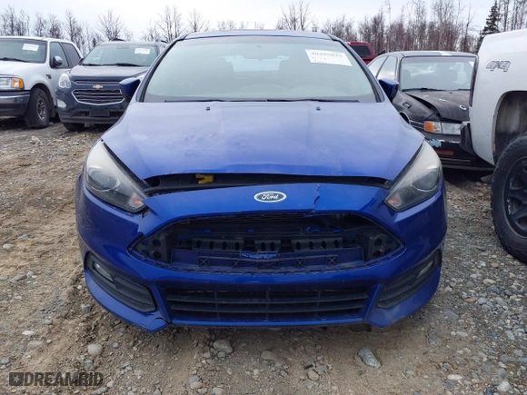 2015 Ford Focus ST with VIN 1FADP3L98FL321600, listed as a IAAI auction lot 40489832 with 91,762 mi miles. Bid and sale history available at carsss.com. Image 13.