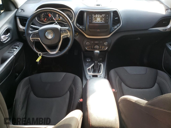 2016 Jeep Cherokee Latitude z VIN 1C4PJMCS6GW111367, wystawiony jako Copart lot #56582815 z przebiegiem 121 491 mil mil oraz Szkoda całkowita • Salvage title. Historia ofert i sprzedaży dostępna na DreamBid. Obrazek 8.