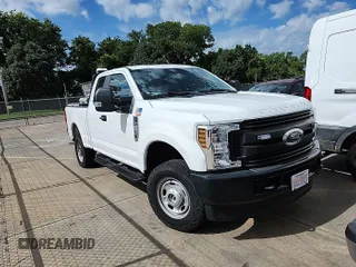2019 Ford F-250 XL with VIN 1FT7X2B62KEE27421, listed as a IAAI auction lot 42875164 with 143,483 mi miles and . Bid and sale history available at DreamBid. Image 7.
