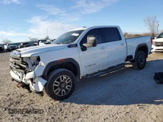 2021 GMC Sierra 2500HD AT4 z VIN 1GT49PEY1MF317254, wystawiony jako Copart lot #83268294 z przebiegiem 34 668 mil mil oraz Szkoda całkowita • Salvage title. Historia ofert i sprzedaży dostępna na DreamBid. Obrazek 1.