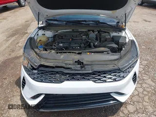 2023 Kia K5 LXS z VIN 5XXG14J2XPG210651, wystawiony jako IAAI lot #42243437 z przebiegiem 37 367 mil mil oraz . Historia ofert i sprzedaży dostępna na DreamBid. Obrazek 10.