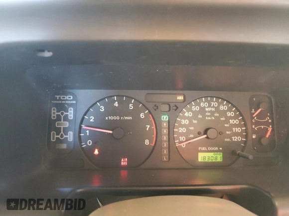 2000 Isuzu Trooper S with VIN JACDJ58X2Y7J03502, listed as a Copart auction lot 41897665 with 183,081 mi miles and Clean title. Bid and sale history available at DreamBid. Image 9.
