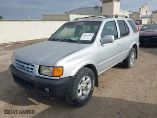 1998 Isuzu Rodeo S with VIN 4S2CM58W5W4350642, listed as a IAAI auction lot 41545706 with 1 mi miles. Bid and sale history available at carsss.com. Image 2.