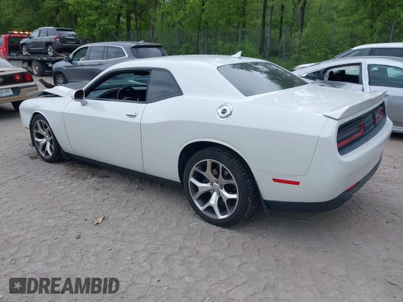 2015 Dodge Challenger SXT Plus z VIN 2C3CDZBG9FH705579, wystawiony jako IAAI lot #42268112 z przebiegiem 83 786 mil mil oraz . Historia ofert i sprzedaży dostępna na DreamBid. Obrazek 3.
