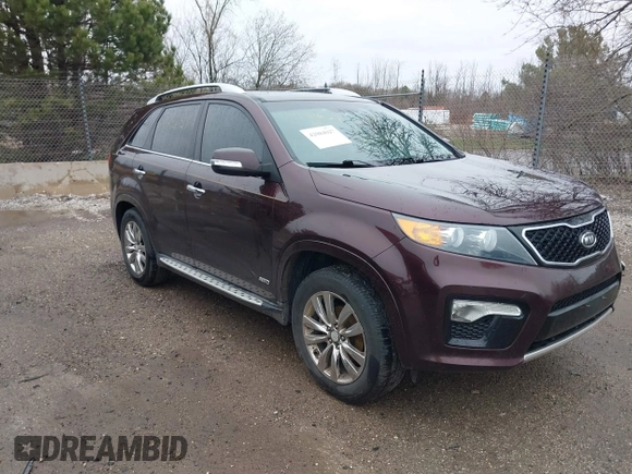 2013 Kia Sorento SX with VIN 5XYKWDA20DG370685, listed as a IAAI auction lot 42084027 with 1 mi miles. Bid and sale history available at carsss.com. Image 1.