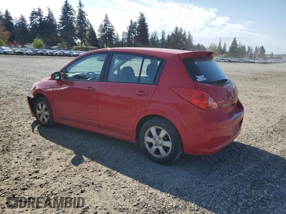 2009 Nissan Versa S z VIN 3N1BC13E19L410760, wystawiony jako Copart lot #55303895 z przebiegiem 84 014 mil mil oraz Szkoda całkowita • Salvage title. Historia ofert i sprzedaży dostępna na DreamBid. Obrazek 2.