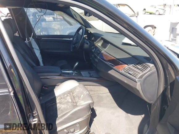 2010 BMW X5 35d with VIN 5UXFF0C50ALT77040, listed as a IAAI auction lot 42650814 with 137,618 mi miles and . Bid and sale history available at DreamBid. Image 5.