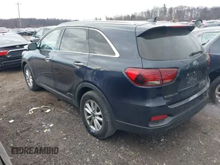 2019 Kia Sorento LX with VIN 5XYPGDA33KG529370, listed as a IAAI auction lot 41667904 with 173,123 mi miles. Bid and sale history available at carsss.com. Image 3.