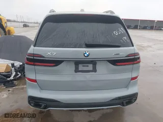 2024 BMW X7 xDrive40i with VIN 5UX23EM08R9V69757, listed as a IAAI auction lot 41607417 with 6,188 mi miles. Bid and sale history available at carsss.com. Image 17.