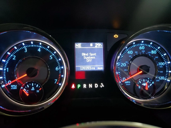 2011 Chrysler Town & Country Touring L with VIN 2A4RR8DG8BR744662, listed as a Copart auction lot 42013515 with 139,393 mi miles and Clean Title. Bid and sale history available at DreamBid. Image 9.