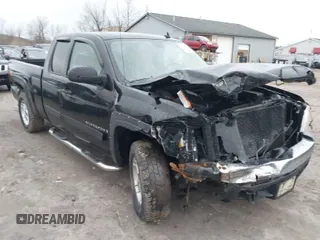 2007 Chevrolet Silverado 1500 LTZ with VIN 2GCEK19J371613312, listed as a IAAI auction lot 41932835 with 197,210 mi miles. Bid and sale history available at carsss.com. Image 1.