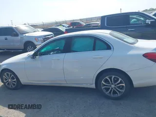 2017 Mercedes-Benz C 300 с VIN 55SWF4JB2HU202317, выставлен на аукционе IAAI как лот 42025218 с пробегом 72 923 миль миль и . История ставок и продаж доступна на DreamBid. Изображение 14.