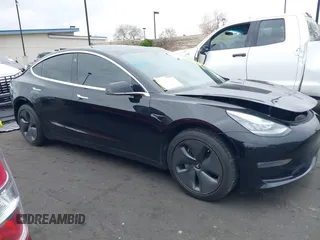 2020 Tesla Model 3 Long Range z VIN 5YJ3E1EB8LF790197, wystawiony jako IAAI lot #42053433 z przebiegiem 73 006 mil mil oraz . Historia ofert i sprzedaży dostępna na DreamBid. Obrazek 14.