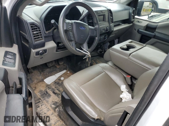 2017 Ford F-150 XL z VIN 1FTFX1EFXHKC26040, wystawiony jako Copart lot #55594585 z przebiegiem 76 490 mil mil oraz Szkoda całkowita • Salvage title. Historia ofert i sprzedaży dostępna na DreamBid. Obrazek 8.