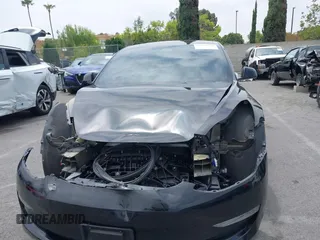 2023 Tesla Model 3 z VIN 5YJ3E1EAXPF604916, wystawiony jako IAAI lot #42461640 z przebiegiem 28 123 mil mil oraz . Historia ofert i sprzedaży dostępna na DreamBid. Obrazek 13.